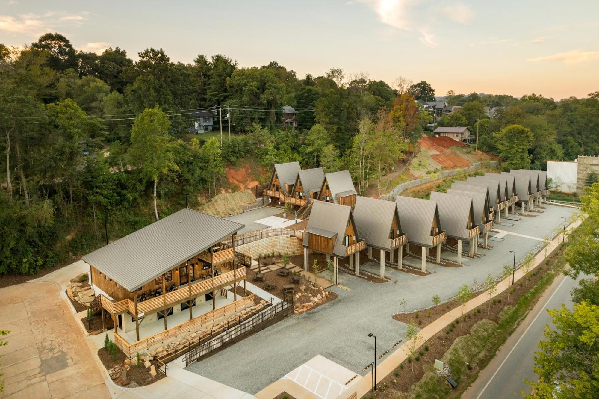 Wrong Way River Lodge & Cabins Asheville Exterior photo